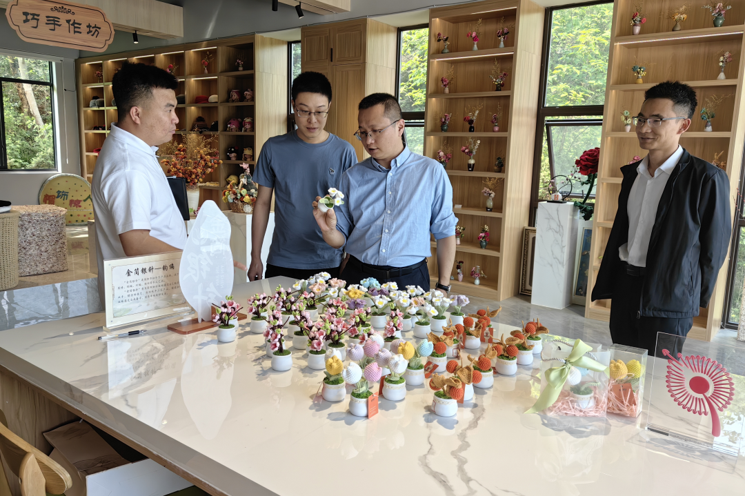 省庄闲游戏集团考察调研简阳市文旅项目